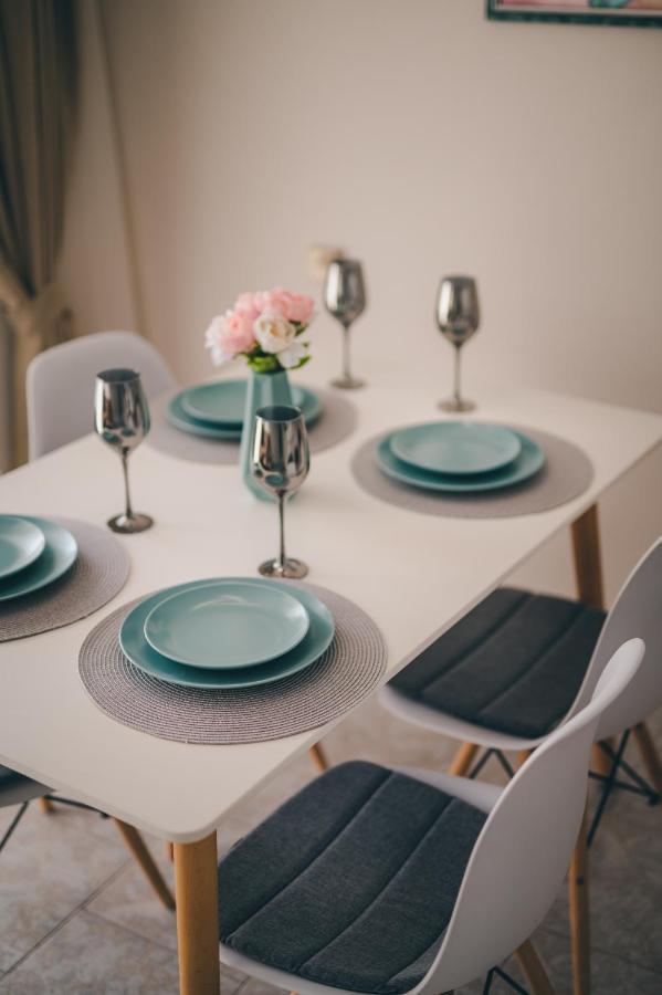 Unbeatable Location: New & Comfy Apartment Варна Экстерьер фото