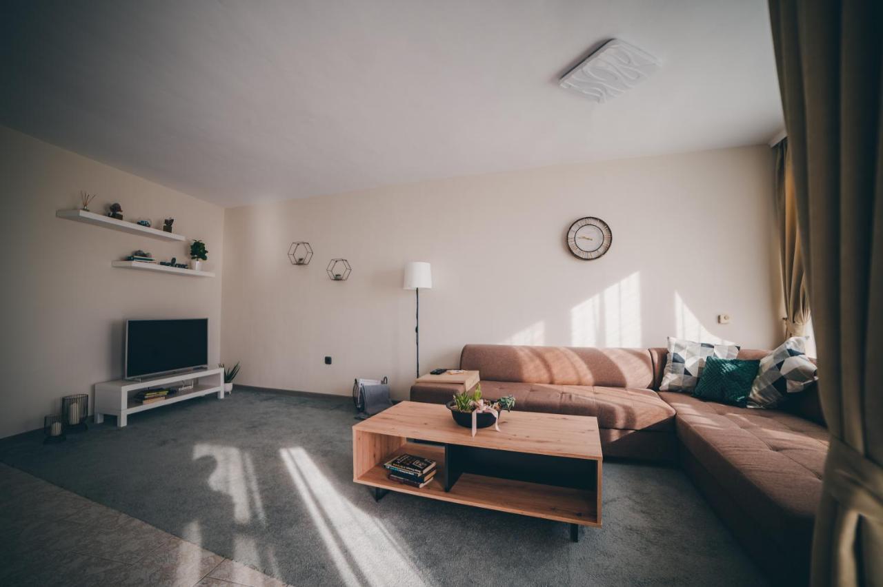Unbeatable Location: New & Comfy Apartment Варна Экстерьер фото